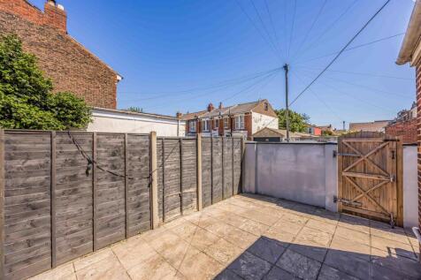 Lower Flat, 215 Milton Road, Southsea-Small-Portic