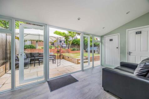 97 Woodfield Avenue, Drayton-Small-PorticoMarketin
