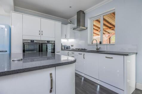 97 Woodfield Avenue, Drayton-Small-PorticoMarketin