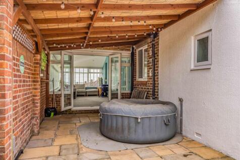 97 Woodfield Avenue, Drayton-Small-PorticoMarketin