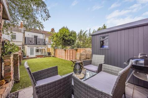 23 Leopold Street, Southsea-PorticoMarketing-SoldB