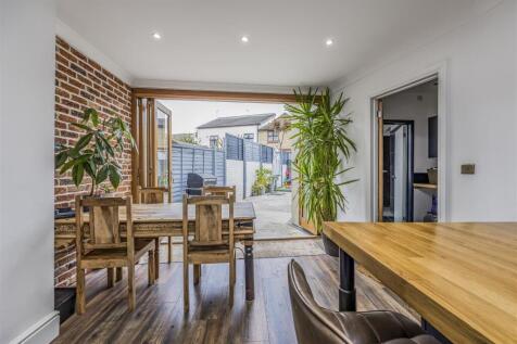 20 Gladys Avenue, Hilsea-PorticoMarketing-SoldBy-2