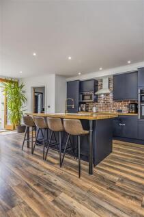 20 Gladys Avenue, Hilsea-PorticoMarketing-SoldBy-2