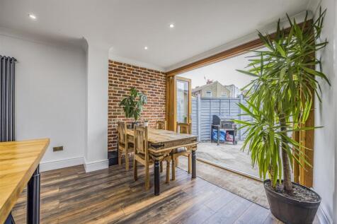 20 Gladys Avenue, Hilsea-PorticoMarketing-SoldBy-2