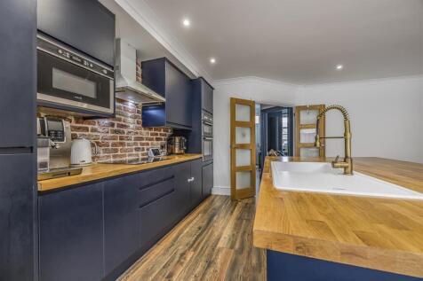 20 Gladys Avenue, Hilsea-PorticoMarketing-SoldBy-2