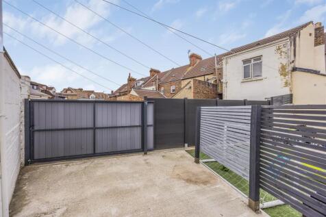 20 Gladys Avenue, Hilsea-PorticoMarketing-SoldBy-3