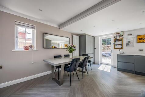 29 Edenbridge Road Southsea-Small-PorticoMarketing