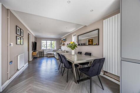 29 Edenbridge Road Southsea-Small-PorticoMarketing