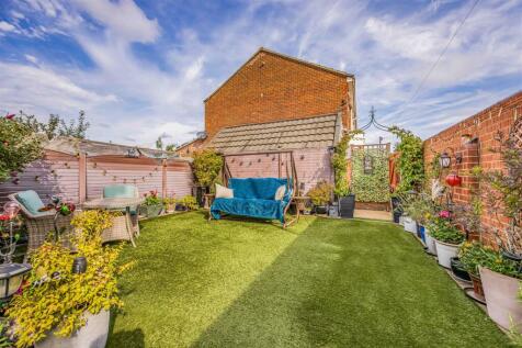 105 Meon Road, Southsea-Small-PorticoMarketing-Sol