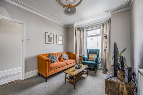 57 Chesterfield Road, Baffins-PorticoMarketing-Sol