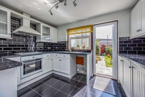 300 Locksway Road, Southsea-Small-PorticoMarketing