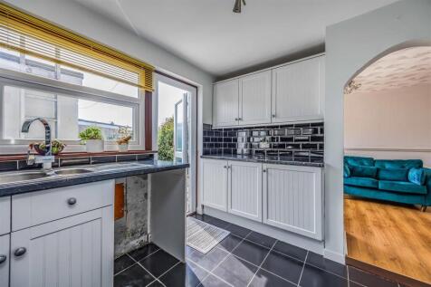 300 Locksway Road, Southsea-Small-PorticoMarketing