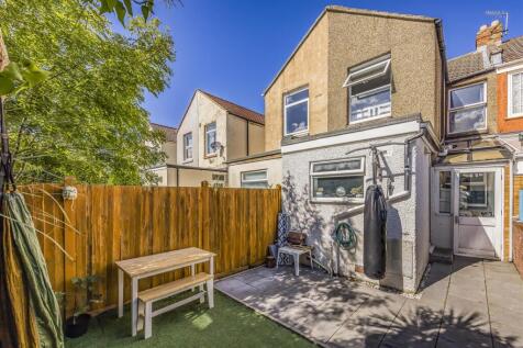 98 Dunbar Road, Southsea-PorticoMarketing-SoldBy-3