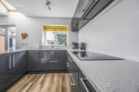 5 Woolner Avenue, Cosham-PorticoMarketing-SoldBy-2