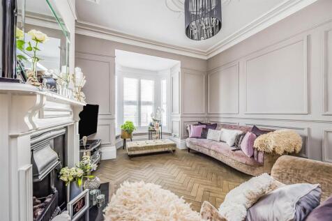10 Kenilworth Road, Southsea-Smalll-PorticoMarketi