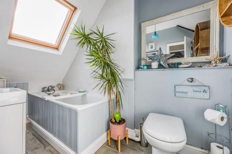 10 Kenilworth Road, Southsea-Smalll-PorticoMarketi
