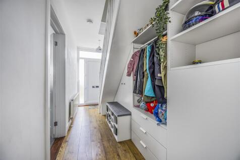 26 Ascot Road, Baffins-PorticoMarketing-SoldBy-36.