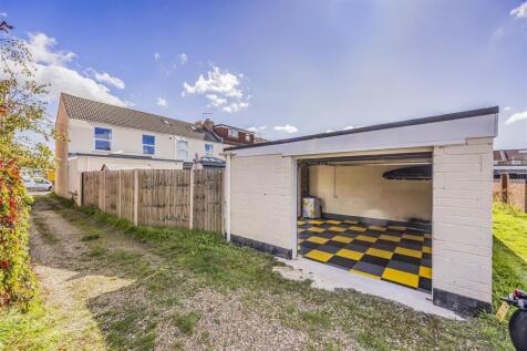 26 Ascot Road, Baffins-PorticoMarketing-SoldBy-39.