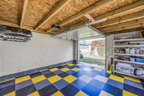26 Ascot Road, Baffins-PorticoMarketing-SoldBy-37.