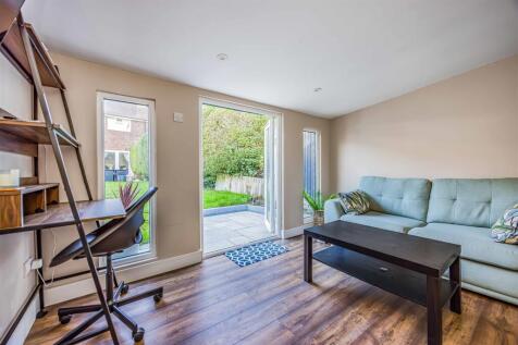 155 High Lawn Way, Havant-Small-PorticoMarketing-S