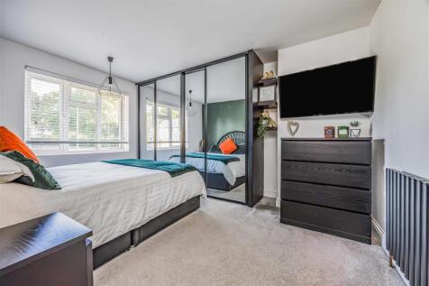 155 High Lawn Way, Havant-Small-PorticoMarketing-S