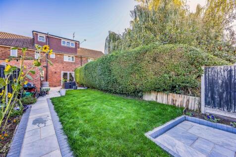 155 High Lawn Way, Havant-Small-PorticoMarketing-S