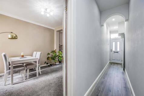 62 Pitcroft Road, Portsmouth-Small-PorticoMarketin