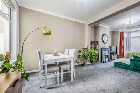 62 Pitcroft Road, Portsmouth-Small-PorticoMarketin