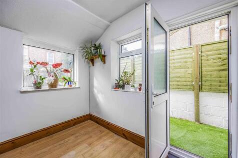 62 Pitcroft Road, Portsmouth-Small-PorticoMarketin
