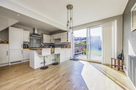 2 Wesley Grove, Copnor-PorticoMarketing-SoldBy-16.