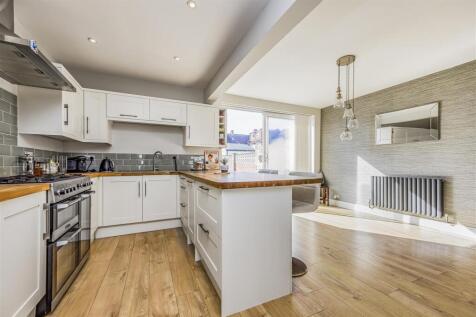 2 Wesley Grove, Copnor-PorticoMarketing-SoldBy-19.