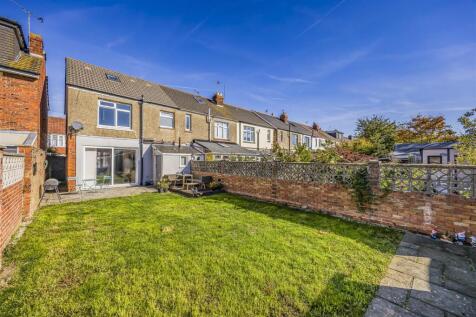 2 Wesley Grove, Copnor-PorticoMarketing-SoldBy-23.