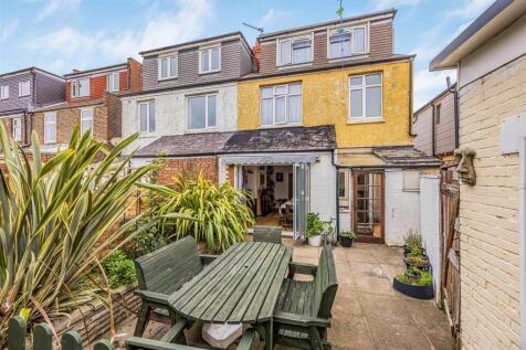 18 Thurbern Road, Portsmouth-Small-PorticoMarketin