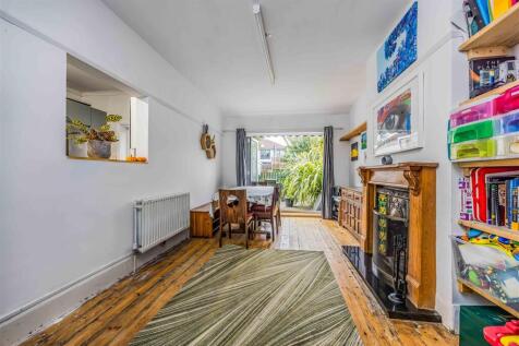 18 Thurbern Road, Portsmouth-Small-PorticoMarketin