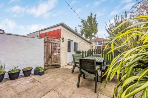 18 Thurbern Road, Portsmouth-Small-PorticoMarketin