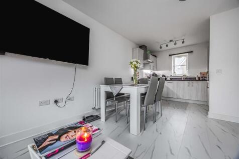 24 Coddington Grove, Waterlooville-Small-PorticoMa