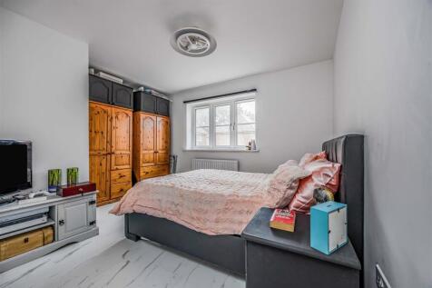 24 Coddington Grove, Waterlooville-Small-PorticoMa