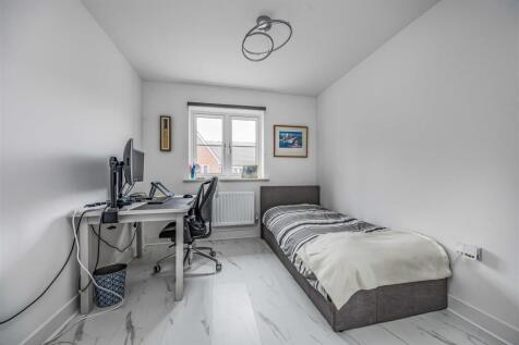 24 Coddington Grove, Waterlooville-Small-PorticoMa