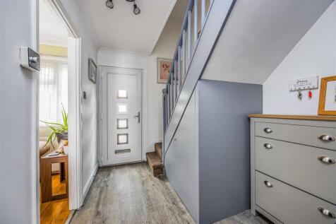 6 Stanford Close, Paulsgrove-Small-PorticoMarketin