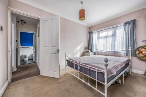 6 Stanford Close, Paulsgrove-Small-PorticoMarketin