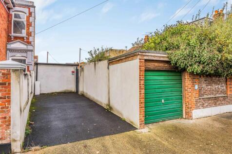 68 Kirby Road, Copnor-Small-PorticoMarketing-SoldB