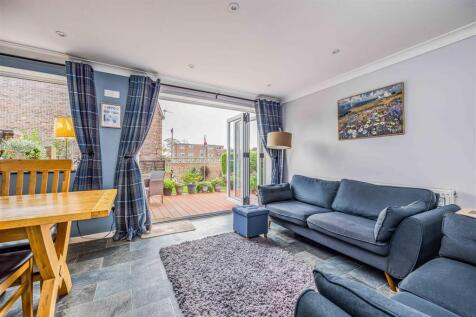 117 Old Rectory Road, Farlington-Small-PorticoMark