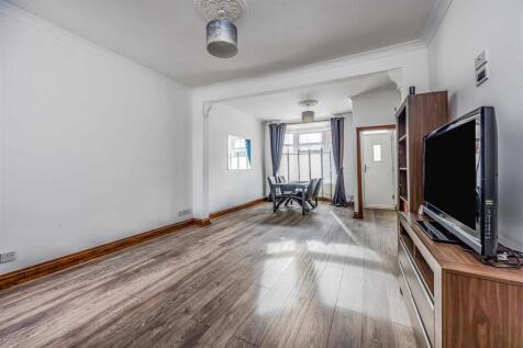 81 Manor Road, Fratton-Small-PorticoMarketing-Sold