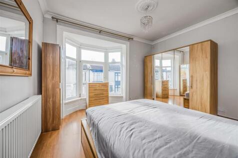 81 Manor Road, Fratton-Small-PorticoMarketing-Sold