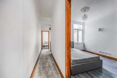 81 Manor Road, Fratton-Small-PorticoMarketing-Sold