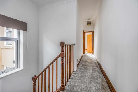 81 Manor Road, Fratton-Small-PorticoMarketing-Sold