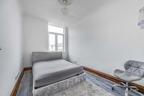 81 Manor Road, Fratton-Small-PorticoMarketing-Sold