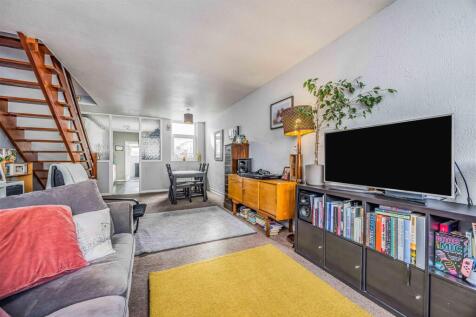 153 Landguard Road, Southsea-Small-PorticoMarketin