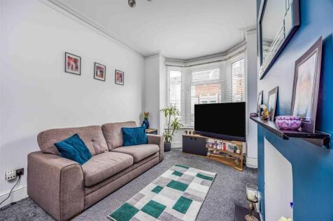 8 Wallington Road, Copnor-Small-PorticoMarketing-S