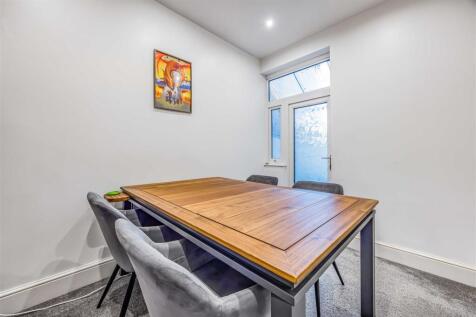 8 Wallington Road, Copnor-Small-PorticoMarketing-S